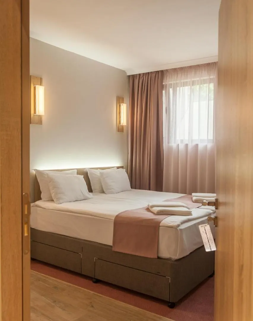 Hugo Hotel Varna 3*,